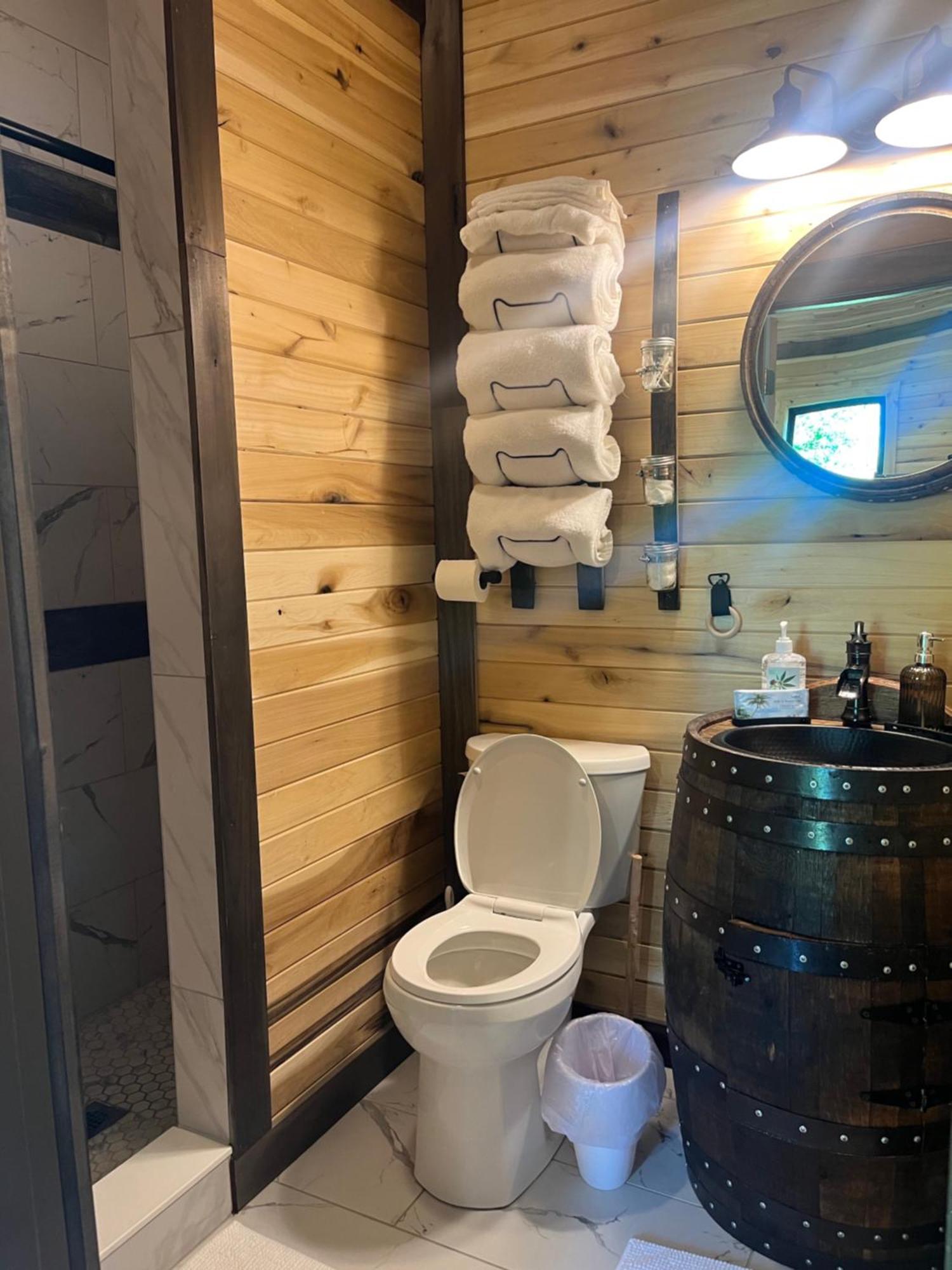Bourbon Barrel Cottages #2 Of 5 On Kentucky Trail Lawrenceburg Extérieur photo