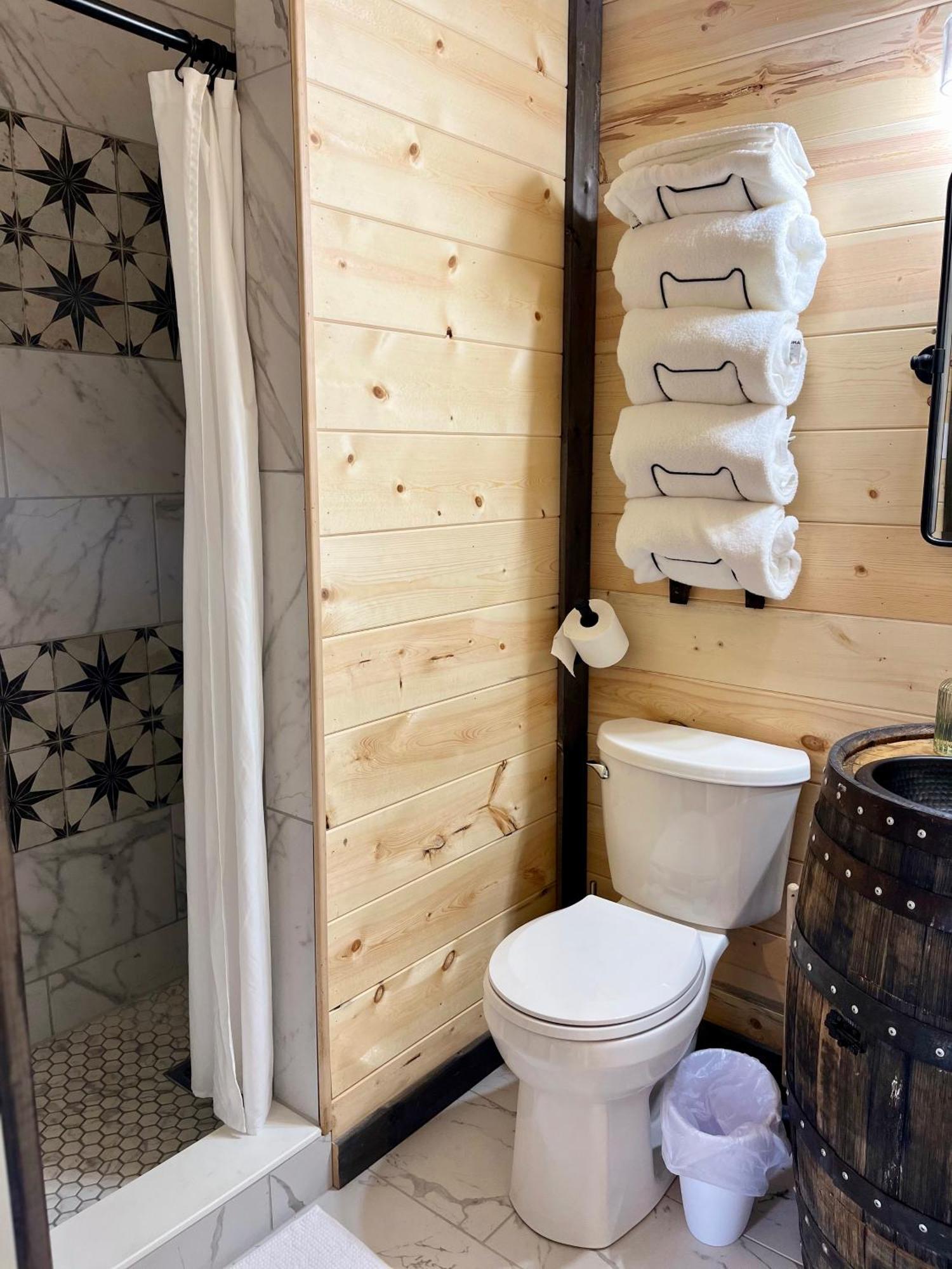 Bourbon Barrel Cottages #2 Of 5 On Kentucky Trail Lawrenceburg Extérieur photo